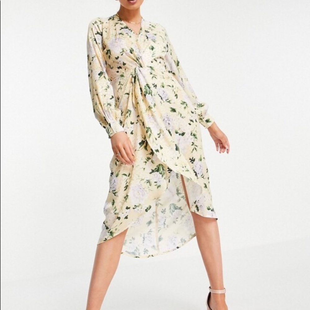 Hope & Ivy Knot Front Silky Floral Long Sleeve Dress Size 8